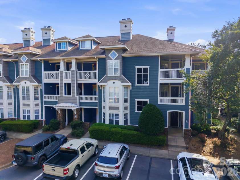 501 Olmsted Park Place, Charlotte, NC 28203.  MLS# CAR4417323, YatesRealty ID 6457. 