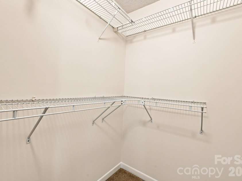 501 Olmsted Park Place, Charlotte, NC 28203.  MLS# CAR4417323, YatesRealty ID 6457. 