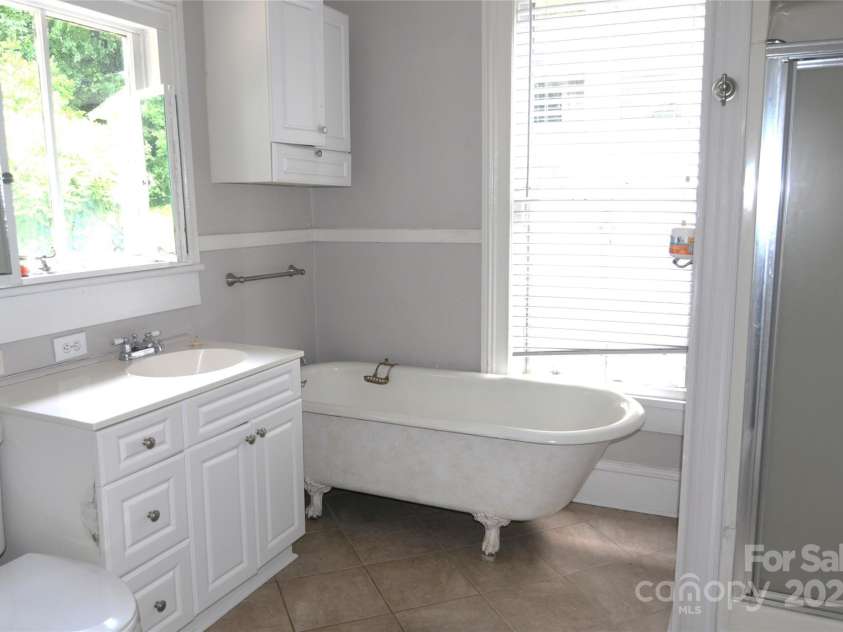 510 5th Street, Spencer, NC 28159.  MLS# CAR4271364, YatesRealty ID 6457. 