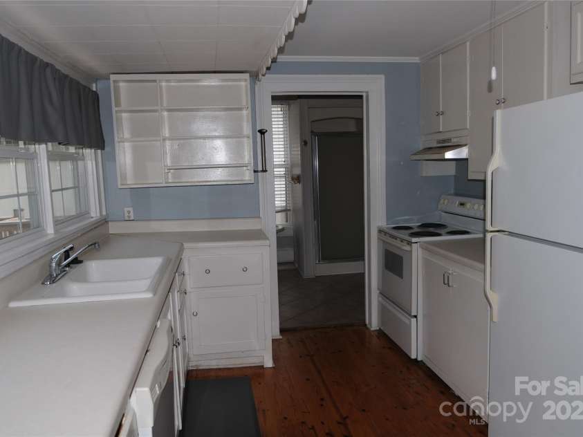 510 5th Street, Spencer, NC 28159.  MLS# CAR4271364, YatesRealty ID 6457. 