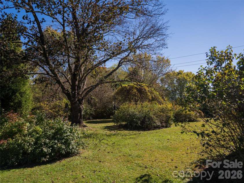 352 Justice Ridge Road, Candler, NC 28715.  MLS# CAR4357207, YatesRealty ID 6458. 