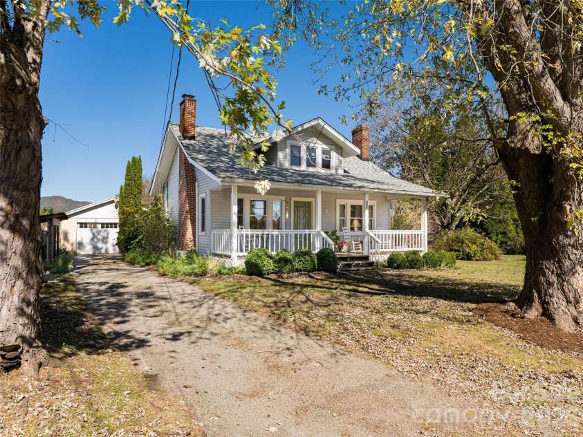 352 Justice Ridge Road, Candler, NC 28715.  MLS# CAR4357207, YatesRealty ID 6458. Come see me today!