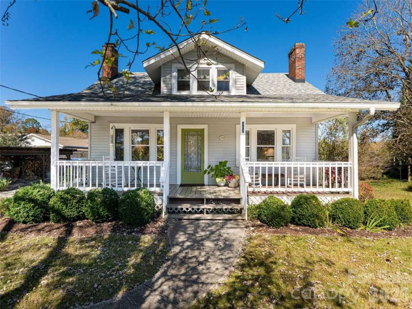 352 Justice Ridge Road, Candler, NC 28715.  MLS# CAR4357207, YatesRealty ID 6458. Welcome to 352 Justice Ridge Rd!