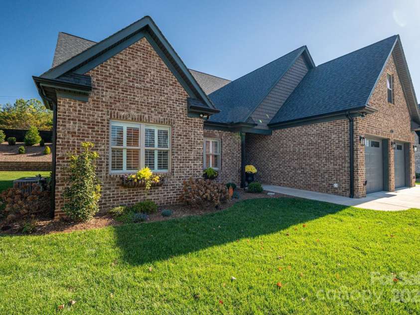 4290 Holly Circle, Conover, NC 28613.  MLS# CAR4321676, YatesRealty ID 6459. All Brick