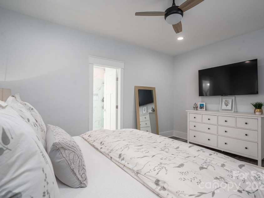 4290 Holly Circle, Conover, NC 28613.  MLS# CAR4321676, YatesRealty ID 6459. Bedroom 3