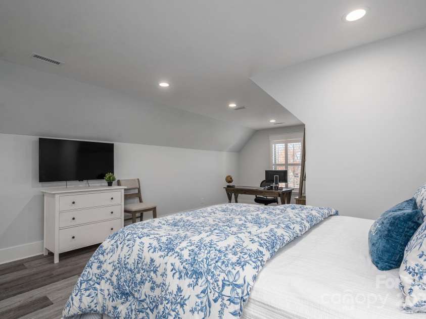 4290 Holly Circle, Conover, NC 28613.  MLS# CAR4321676, YatesRealty ID 6459. Bonus Room