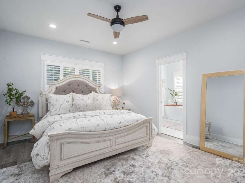 4290 Holly Circle, Conover, NC 28613.  MLS# CAR4321676, YatesRealty ID 6459. Spacious Primary Bedroom