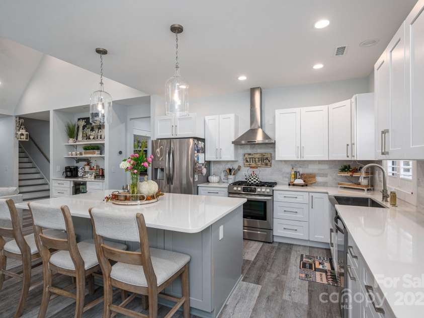 4290 Holly Circle, Conover, NC 28613.  MLS# CAR4321676, YatesRealty ID 6459. Stainless Appliances