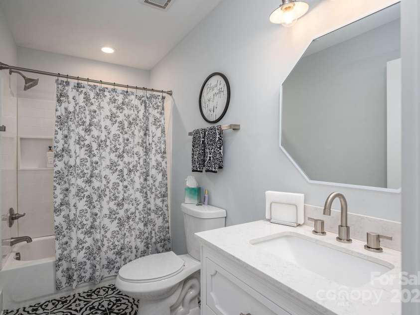 4290 Holly Circle, Conover, NC 28613.  MLS# CAR4321676, YatesRealty ID 6459. Upstairs Bathroom
