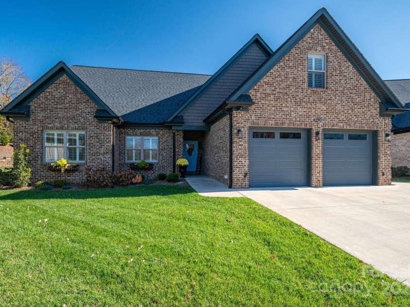 4290 Holly Circle, Conover, NC 28613.  MLS# CAR4321676, YatesRealty ID 6459. Welcome Home