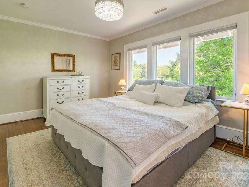 6 Kensington Road, Asheville, NC 28804.  MLS# CAR4245941, YatesRealty ID 6459. 