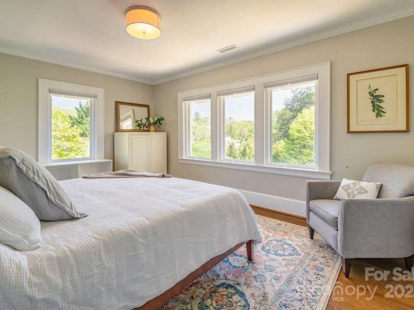 6 Kensington Road, Asheville, NC 28804.  MLS# CAR4245941, YatesRealty ID 6459. 