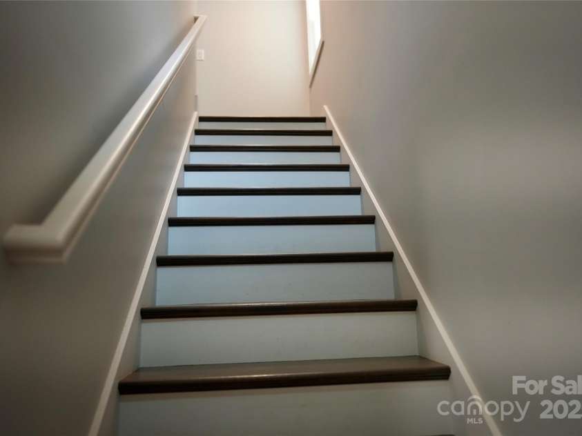 129 Aurora Drive, Asheville, NC 28805.  MLS# CAR4296445, YatesRealty ID 646. 