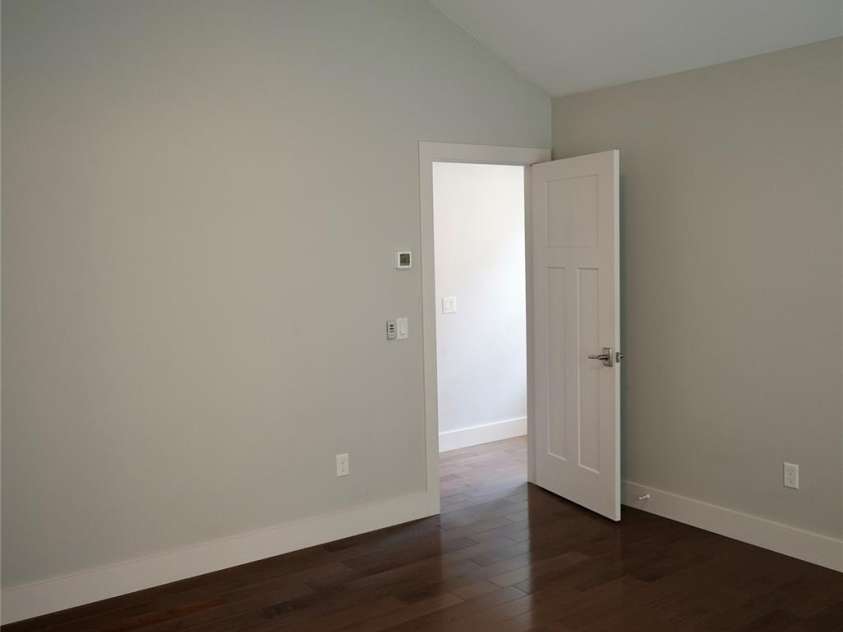 129 Aurora Drive, Asheville, NC 28805.  MLS# CAR4296445, YatesRealty ID 646. 