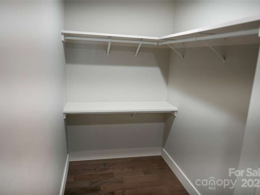 129 Aurora Drive, Asheville, NC 28805.  MLS# CAR4296445, YatesRealty ID 646. 