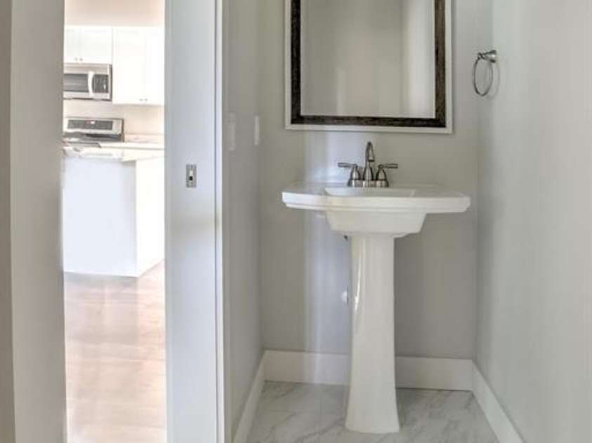 129 Aurora Drive, Asheville, NC 28805.  MLS# CAR4296445, YatesRealty ID 646. 