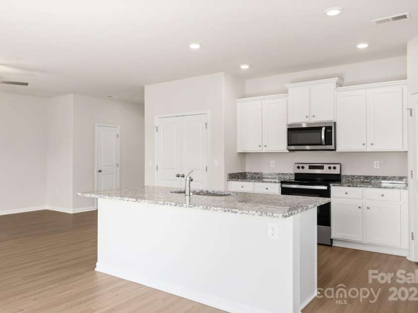 3259 Maple Ridge Drive, Gastonia, NC 28052.  MLS# CAR4217145, YatesRealty ID 646. 