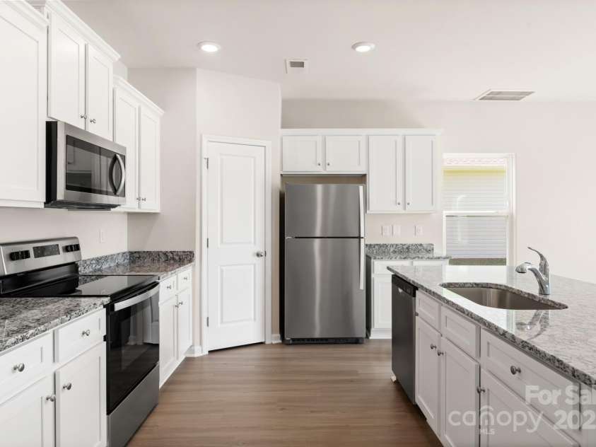 3259 Maple Ridge Drive, Gastonia, NC 28052.  MLS# CAR4217145, YatesRealty ID 646. 