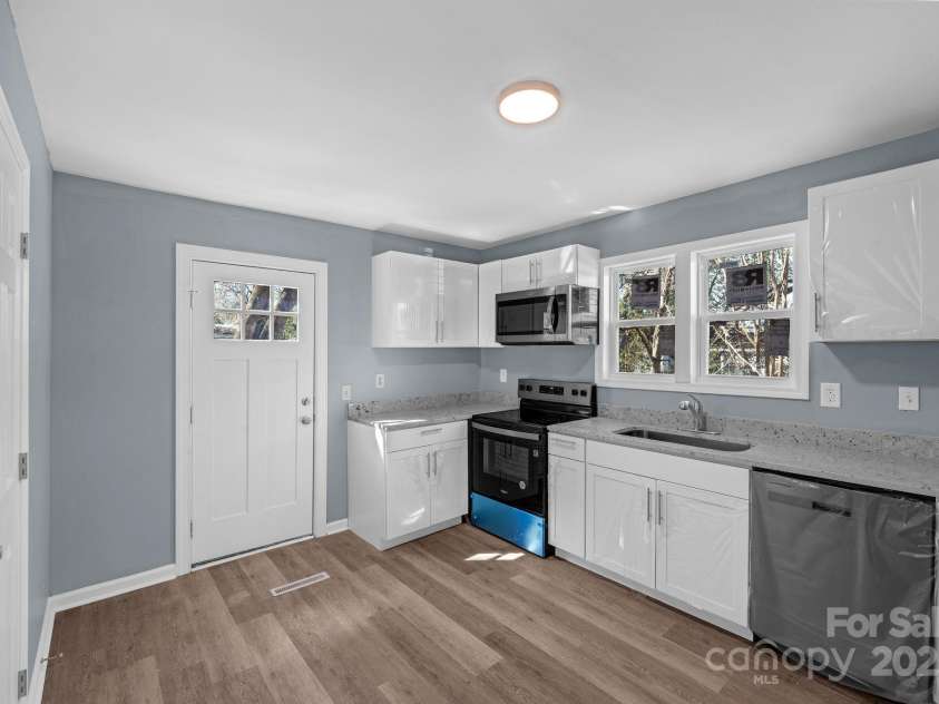 1229 Jenkins Street, Rock Hill, SC 29732.  MLS# CAR4222892, YatesRealty ID 6460. 