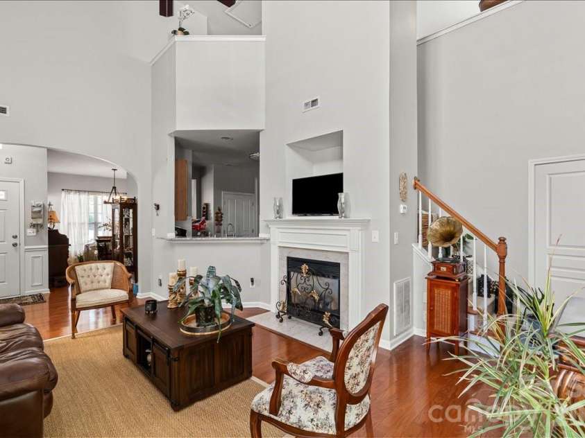 1024 Kensrowe Lane, Matthews, NC 28104.  MLS# CAR4362302, YatesRealty ID 6461. 
