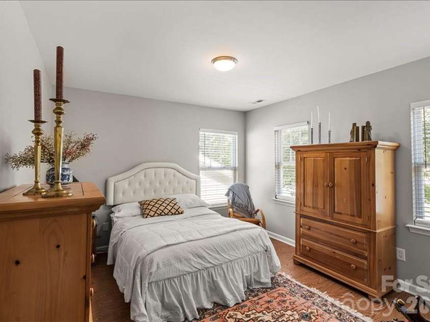 1024 Kensrowe Lane, Matthews, NC 28104.  MLS# CAR4362302, YatesRealty ID 6461. 