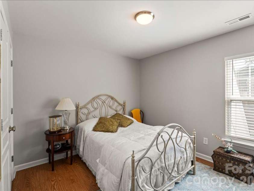 1024 Kensrowe Lane, Matthews, NC 28104.  MLS# CAR4362302, YatesRealty ID 6461. 