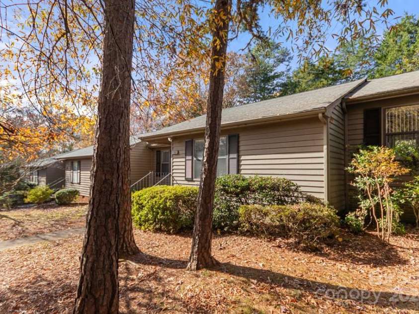 924 Cranberry Circle, Fort Mill, SC 29715.  MLS# CAR4203869, YatesRealty ID 6461. 