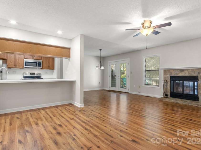 924 Cranberry Circle, Fort Mill, SC 29715.  MLS# CAR4203869, YatesRealty ID 6461. 