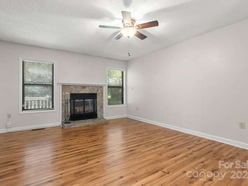924 Cranberry Circle, Fort Mill, SC 29715.  MLS# CAR4203869, YatesRealty ID 6461. 