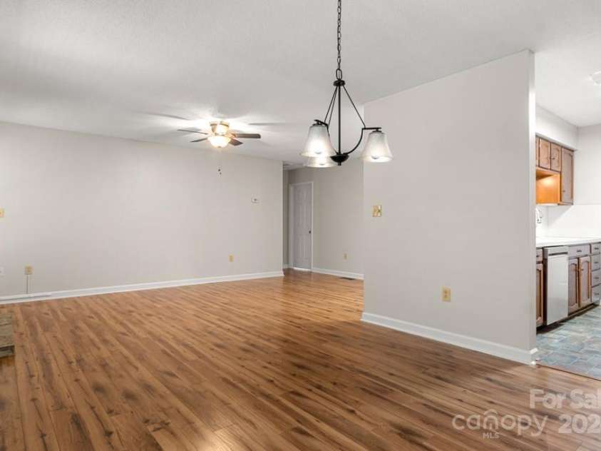 924 Cranberry Circle, Fort Mill, SC 29715.  MLS# CAR4203869, YatesRealty ID 6461. 