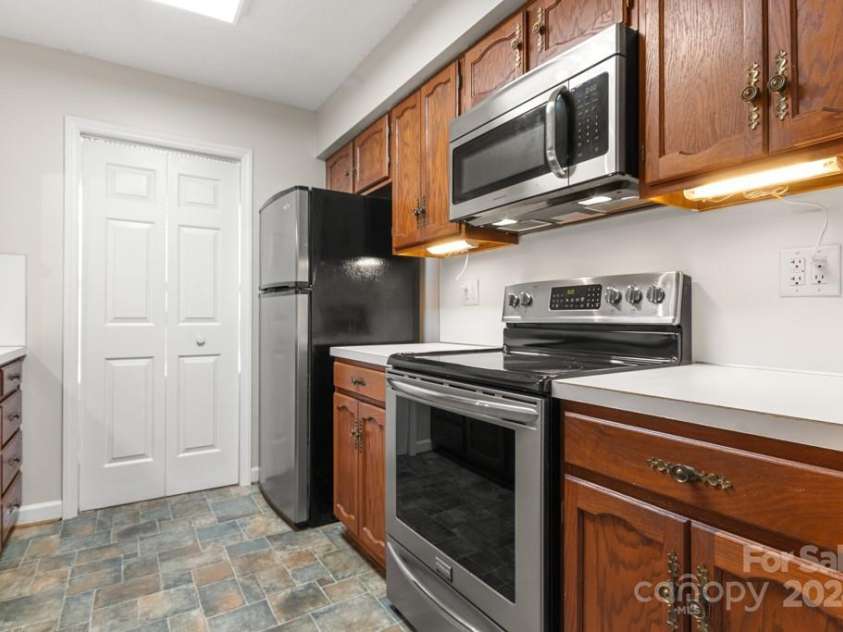 924 Cranberry Circle, Fort Mill, SC 29715.  MLS# CAR4203869, YatesRealty ID 6461. 