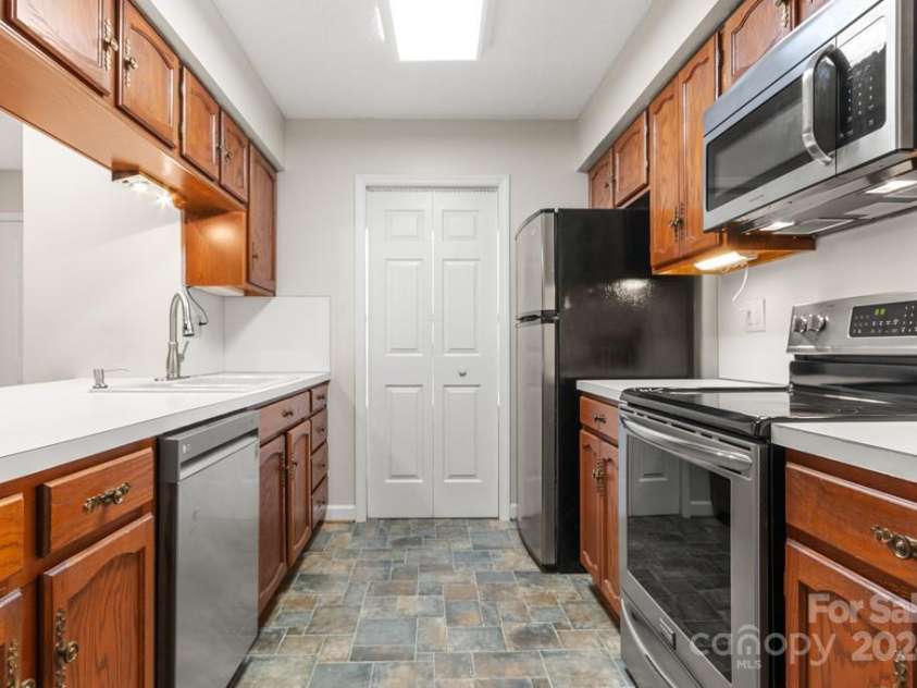 924 Cranberry Circle, Fort Mill, SC 29715.  MLS# CAR4203869, YatesRealty ID 6461. 