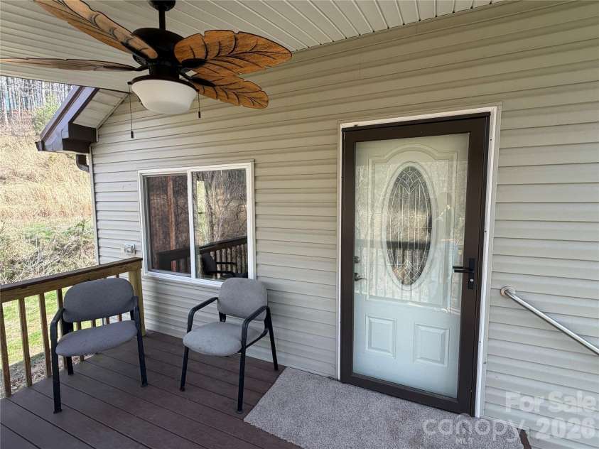 55 Summit View Drive, Marshall, NC 28753.  MLS# CAR4323108, YatesRealty ID 6462. 