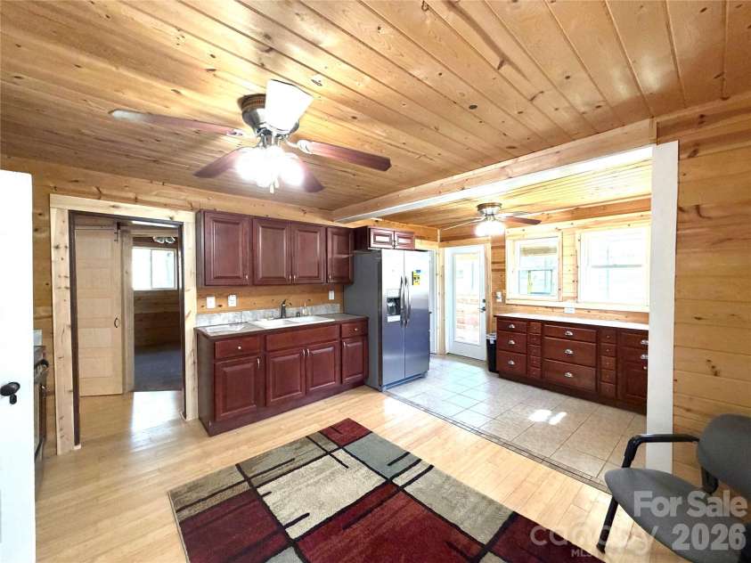 55 Summit View Drive, Marshall, NC 28753.  MLS# CAR4323108, YatesRealty ID 6462. 