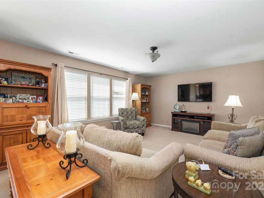135 Easy Street, Mooresville, NC 28117.  MLS# CAR4181660, YatesRealty ID 6464. Family Room