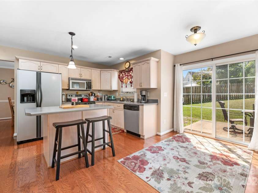 135 Easy Street, Mooresville, NC 28117.  MLS# CAR4181660, YatesRealty ID 6464. Kitchen