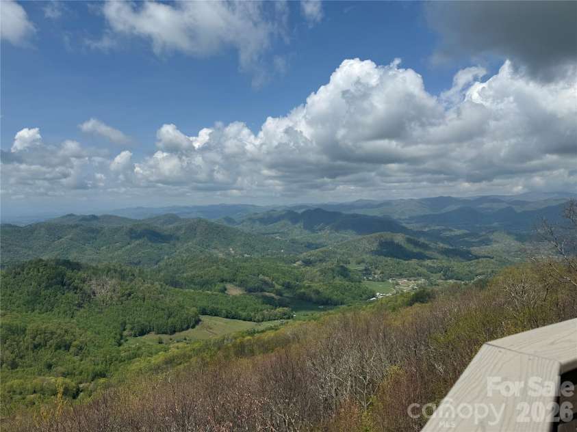140 Slickrock Road, Burnsville, NC 28714.  MLS# CAR4255656, YatesRealty ID 6465. 