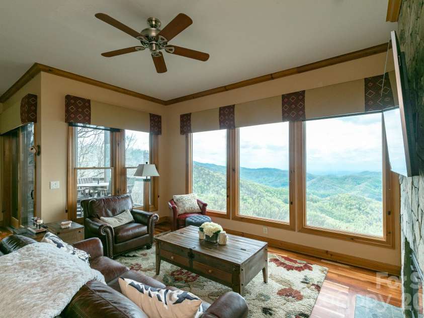 140 Slickrock Road, Burnsville, NC 28714.  MLS# CAR4255656, YatesRealty ID 6465. 