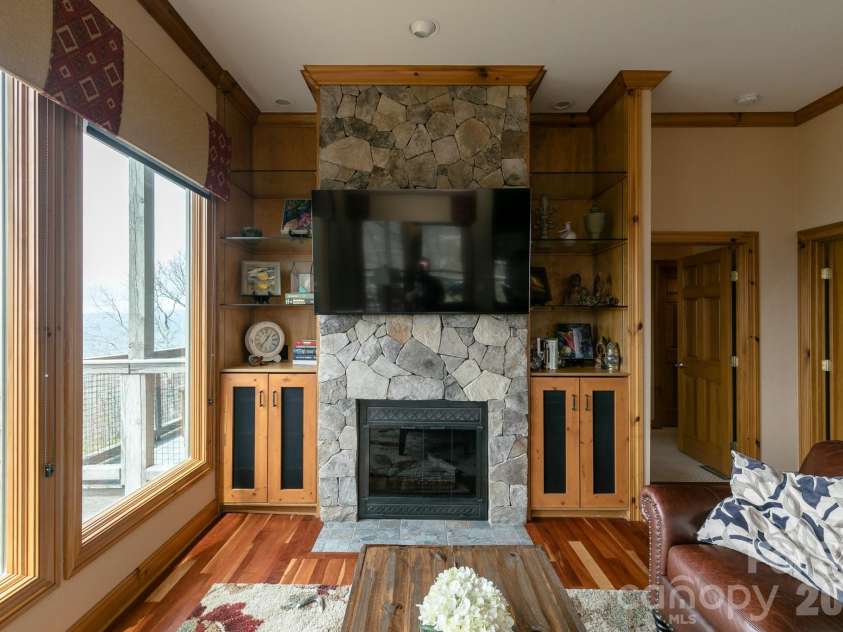 140 Slickrock Road, Burnsville, NC 28714.  MLS# CAR4255656, YatesRealty ID 6465. 