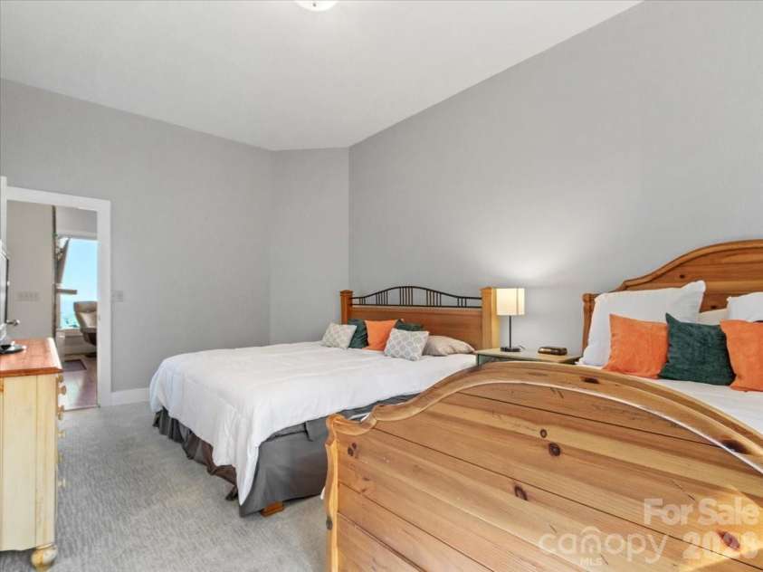 140 Slickrock Road, Burnsville, NC 28714.  MLS# CAR4369960, YatesRealty ID 6465. 