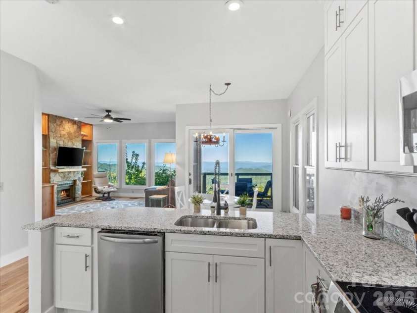 140 Slickrock Road, Burnsville, NC 28714.  MLS# CAR4369960, YatesRealty ID 6465. COMPLETELY REMODELED