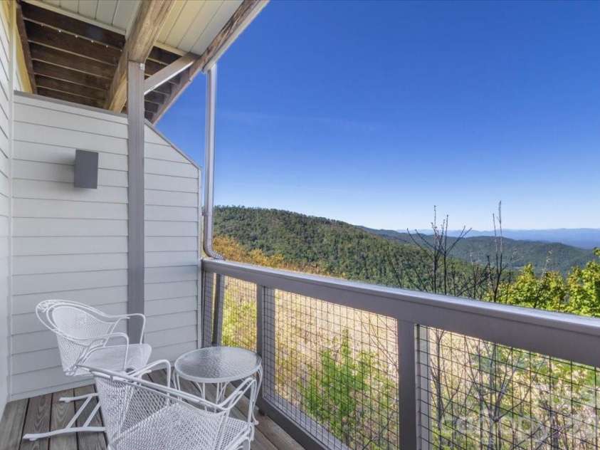 140 Slickrock Road, Burnsville, NC 28714.  MLS# CAR4369960, YatesRealty ID 6465. CVD DECK OFF PRIMARY