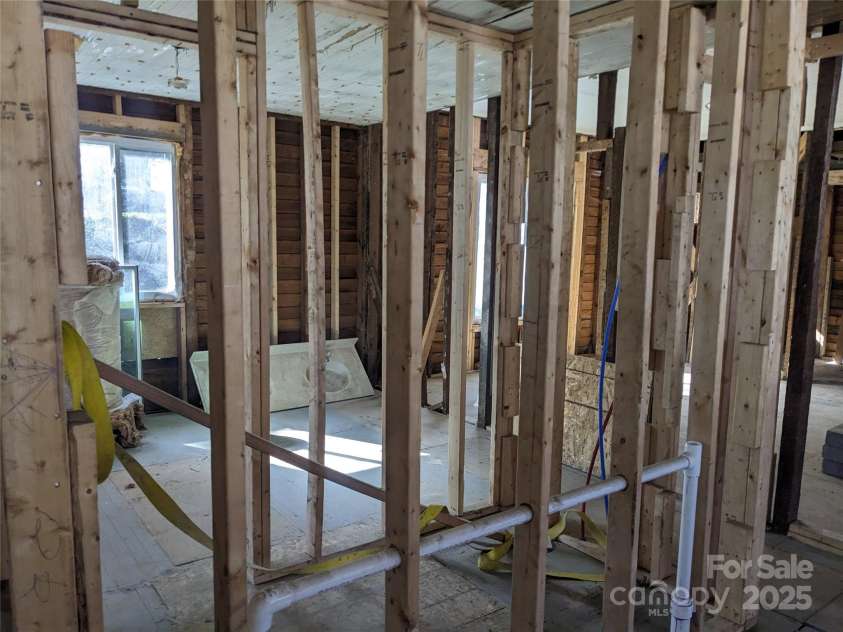 702 Guilford Street, Thomasville, NC 27360.  MLS# CAR4231692, YatesRealty ID 6465. 