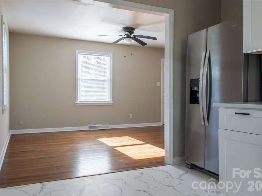 2854 Burbank Drive, Charlotte, NC 28216.  MLS# CAR4319034, YatesRealty ID 6466. 