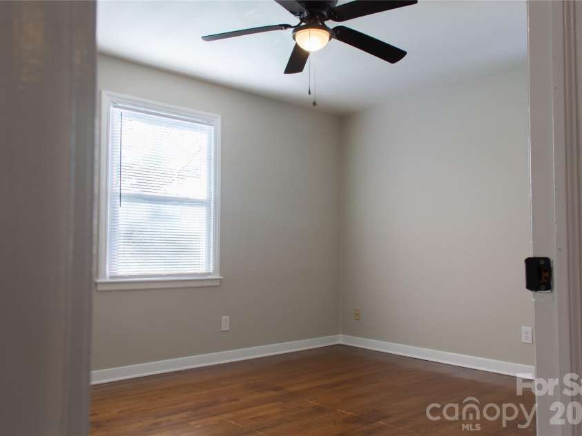 2854 Burbank Drive, Charlotte, NC 28216.  MLS# CAR4319034, YatesRealty ID 6466. 