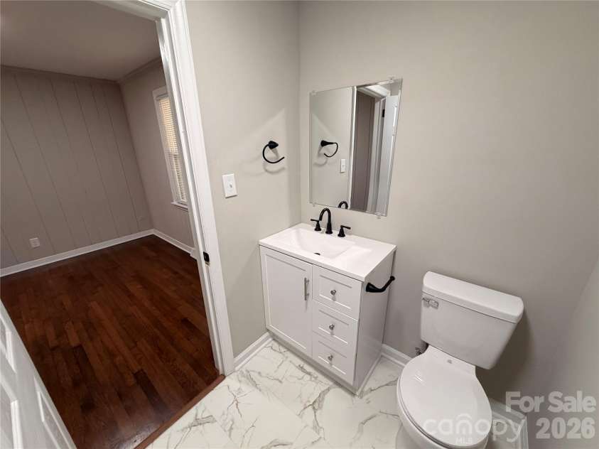 2854 Burbank Drive, Charlotte, NC 28216.  MLS# CAR4319034, YatesRealty ID 6466. 