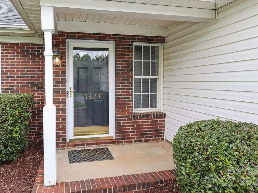 11623 Black Maple Avenue, Charlotte, NC 28269.  MLS# CAR4246127, YatesRealty ID 6467. 