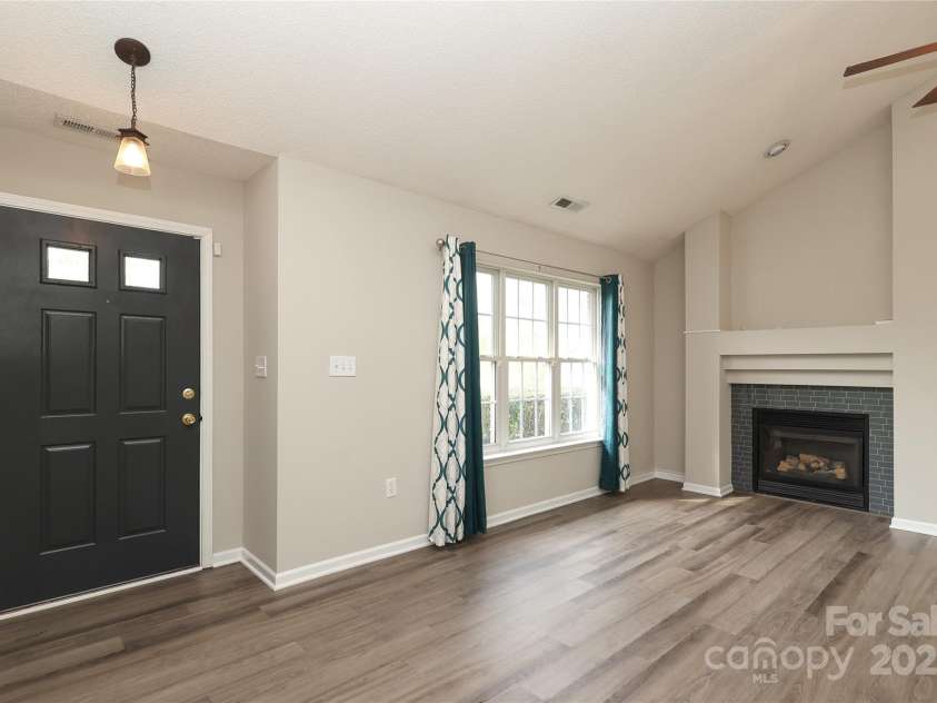 11623 Black Maple Avenue, Charlotte, NC 28269.  MLS# CAR4246127, YatesRealty ID 6467. 