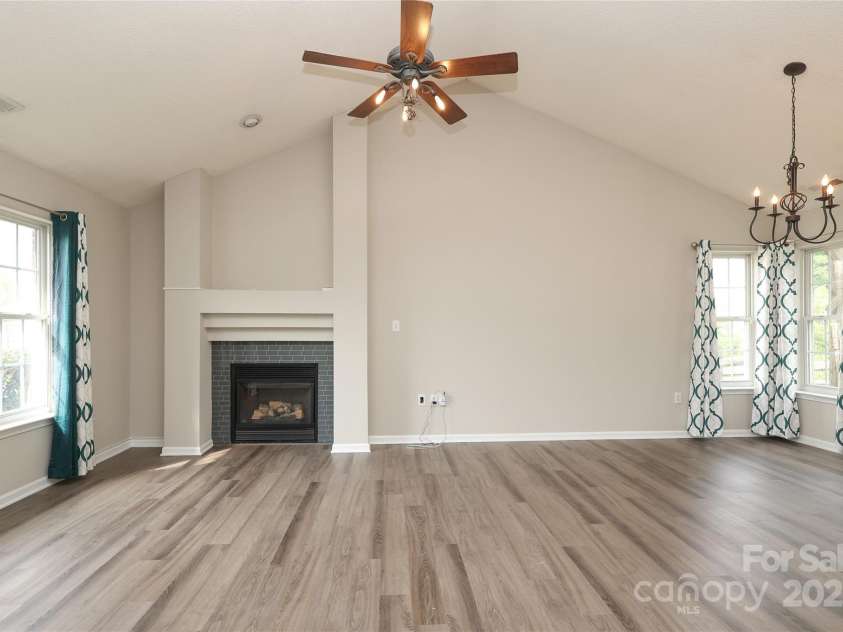 11623 Black Maple Avenue, Charlotte, NC 28269.  MLS# CAR4246127, YatesRealty ID 6467. 