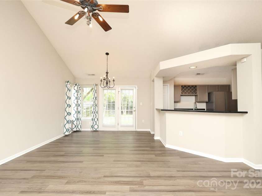 11623 Black Maple Avenue, Charlotte, NC 28269.  MLS# CAR4246127, YatesRealty ID 6467. 